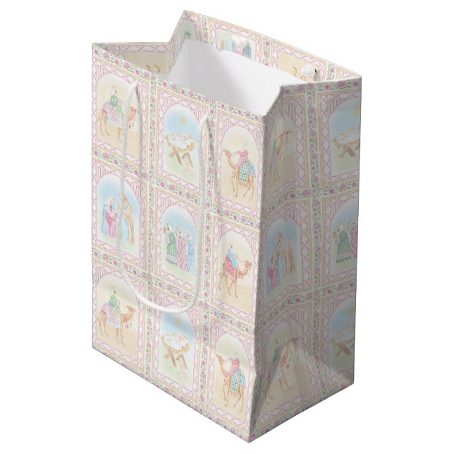 Pastel Nativity Scenes Mittlere Geschenktüte (Vorderseite Schrägansicht)