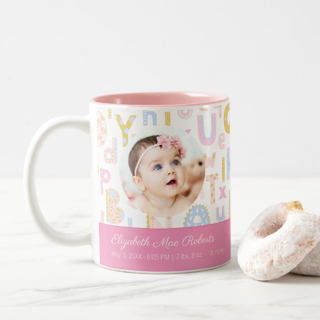 Pastel Pink ABC Birth Record Stat Baby Girls Foto Zweifarbige Tasse (Mit Donut)
