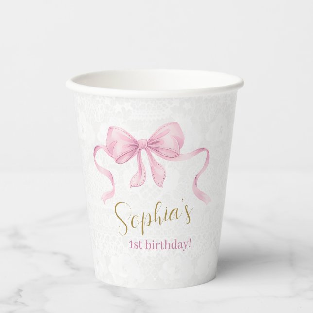 Pastel Pink Bow & Elegante Gold Script Geburtstag Pappbecher (Vorderseite)