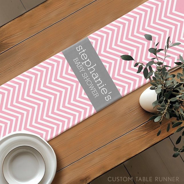 Pastel Pink & Gray Chevrons Baby Showkollektion Kurzer Tischläufer (Custom Table Runner)