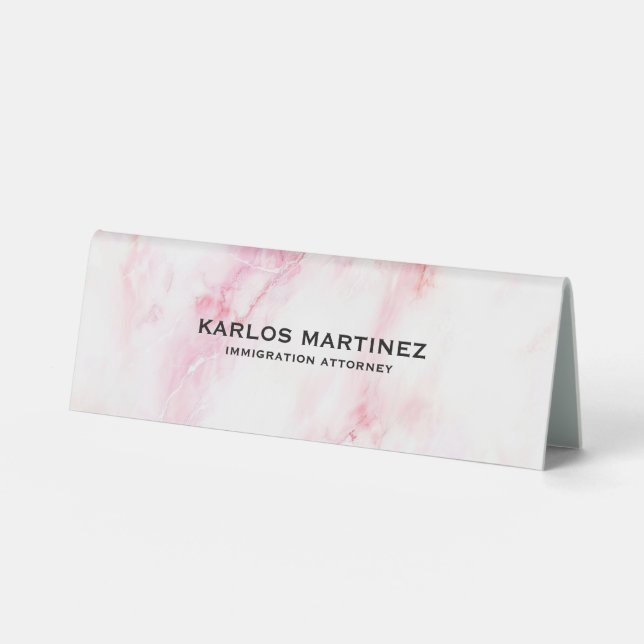 Pastel Pink Marble Immigration Attorney Tischaufsteller (Vorderseite)