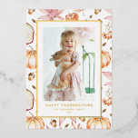 Pastel Pumpkins und Äpfel Erntedank Foto Folien Feiertagskarte<br><div class="desc">Alles Gute zum Erntedankfest! Mit dieser individuell gestaltbaren Erntedank-Karte können Sie Ihren Freunden und Ihrer Familie herzliche Grüße schenken. Es zeichnet sich durch ein Aquarellmuster aus Blätter aus rosa Ahorn, Kürbissen, Äpfeln und Eicheln aus. Personalisieren Sie diese Foto Erntedank Karte, indem Sie Ihre Daten hinzufügen. Diese Fotokarte mit Goldfolie Erntedank...</div>