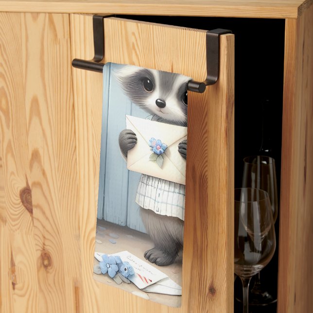 Pastel Raccoon Letter Garden Geschirrtuch (Drittel gefaltet)