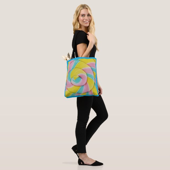 Pastel Rainbow Spiral Candy Foto Tasche (Am Model)