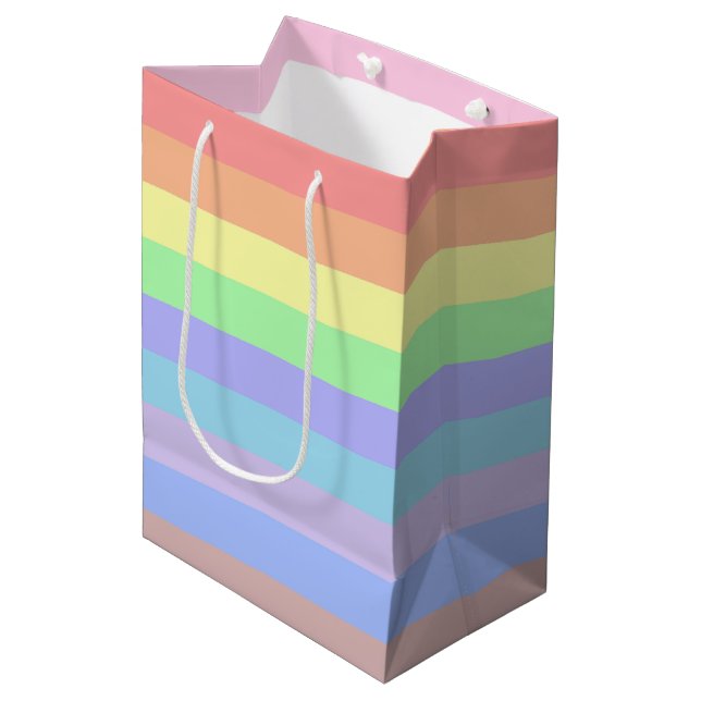 Pastel Rainbow Stripes Mittlere Geschenktüte (Vorderseite Schrägansicht)