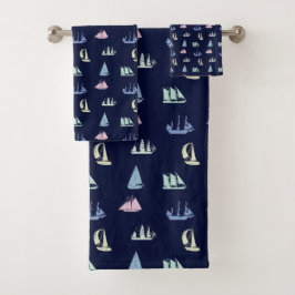 Pastel Sailboat Pattern in Midnight Blue Badhandtuch Set