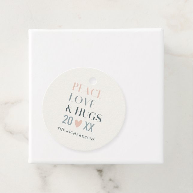 Pastel Scandi Blush Gray Peace Liebe & Hugs 2023 Geschenkanhänger (Beispiel)