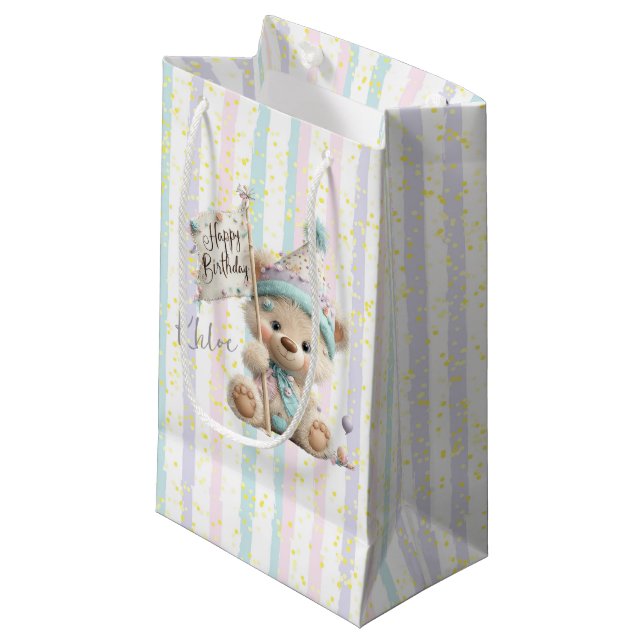 Pastel Teddy Bear Birthday  Kleine Geschenktüte (Vorderseite Schrägansicht)