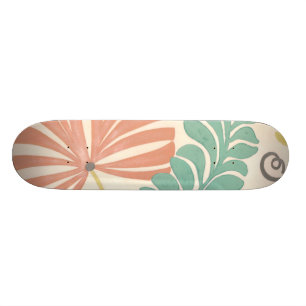 Pastelblumenreben und Blätter auf Cremeuntergrund Skateboard