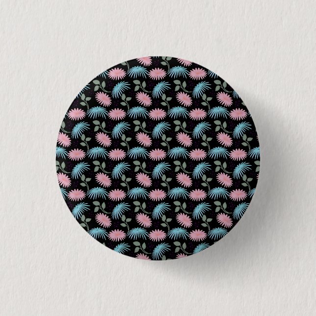 Pastell-Blumenmuster auf schwarzem Hintergrund | C Button (Vorderseite)