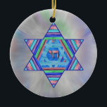 Pastell-Streifen-Chanukka-Stern-Verzierung Keramikornament<br><div class="desc">Eine digitale Collage, in den hübschen Pastellstreifen; ein Davidsstern Mit einem Symbol Chais (Leben) in der Mitte auf einem blassen PastellSternexplosionhintergrund.</div>
