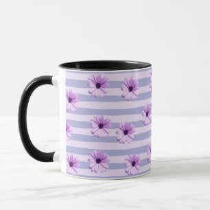 Pastell-Streifenmuster mit Gänseblümchen Tasse