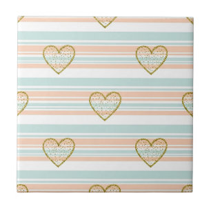 Pastell-Valentinsherzen und Streifen mit goldenem Fliese