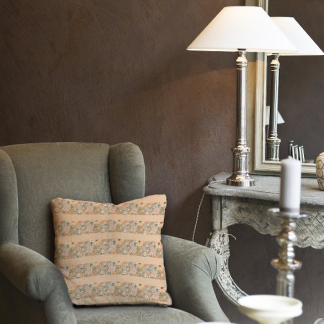 Pastellbeige Blumenmuster Streifen Kissen (Von Creator hochgeladen)