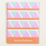 Pastellblau Pink Orange Geometrische Kunst Persona Planer<br><div class="desc">Ein lustiger Rückschlag auf die 80er-Farbpalette von hellen Aquablau, Rosa und Orange in einem Muster von dreieckigen Formen und Linien, personalisiert mit Ihrem Namen.</div>