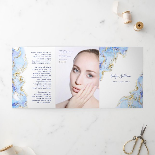 Pastellblaue Marmordesign-Trifold-Broschüre Dreifach Gefaltete Karte (Außenbereich)