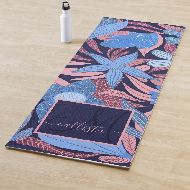 Pastellblaue rosa Blätter Glitzer Monogramm Yogamatte (Beispiel)