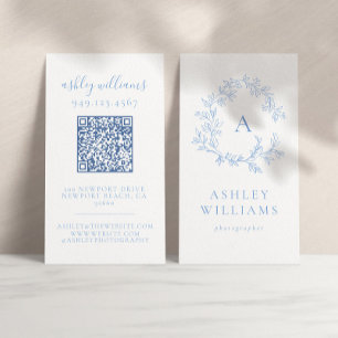 Pastellblaues Monogramm QR-Code Wappen Visitenkarte