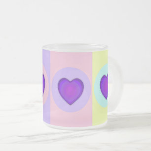 Pastellfarben & lila Herzen schlagen Mattglastasse