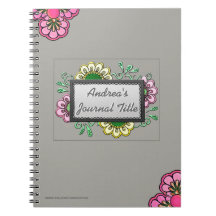 Pastellfarbene Blume auf weichem, warmem Grau (Per