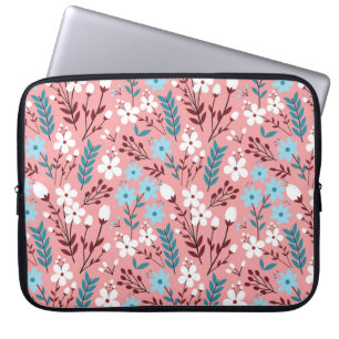 Pastellfarbene Blume Nahtloses Muster mit rosa  Laptopschutzhülle