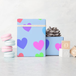 Pastellfarbene, glänzende Herzen bei Blautönen Geschenkpapier