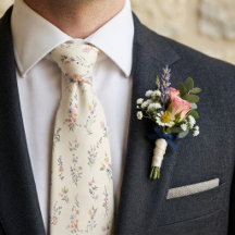 Pastellfarbene Wildblumengarten-Hochzeit
