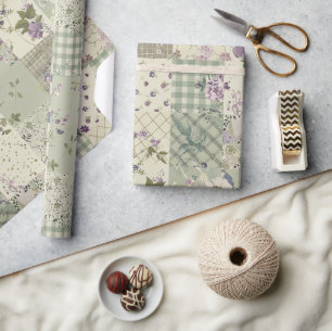 Pastellgrüne Fliederdecke Erdiges Gingham-Patchwor Geschenkpapier