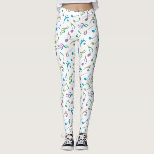 Pastellregenbogen-Musiknoten auf weißen Leggings