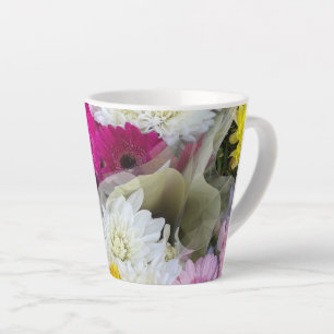 Pastellrosa, gelb und weiß milchtasse