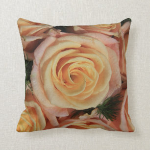 Pastellrosa-Rose pillowm Doppeltes versah mit Kissen