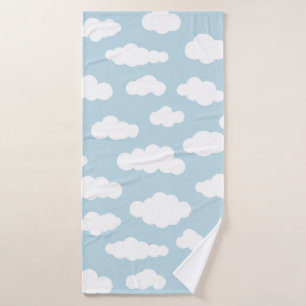 Pastellwolken Ästhetisches Baby Blau und Weiß Badehandtuch