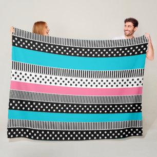 Patchwork aus mehrfarbigen Streifen aus Stoff i Fleecedecke