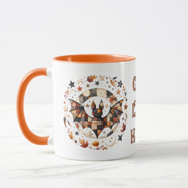Patchwork-Halloween-Fledermaus in Herbstfarben Tasse (Links)