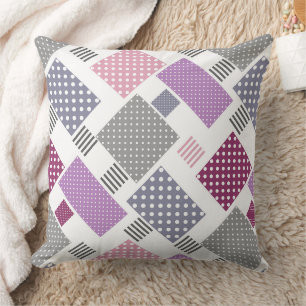 Patchwork in Polka-Punkten und Streifen in Rosa un Kissen