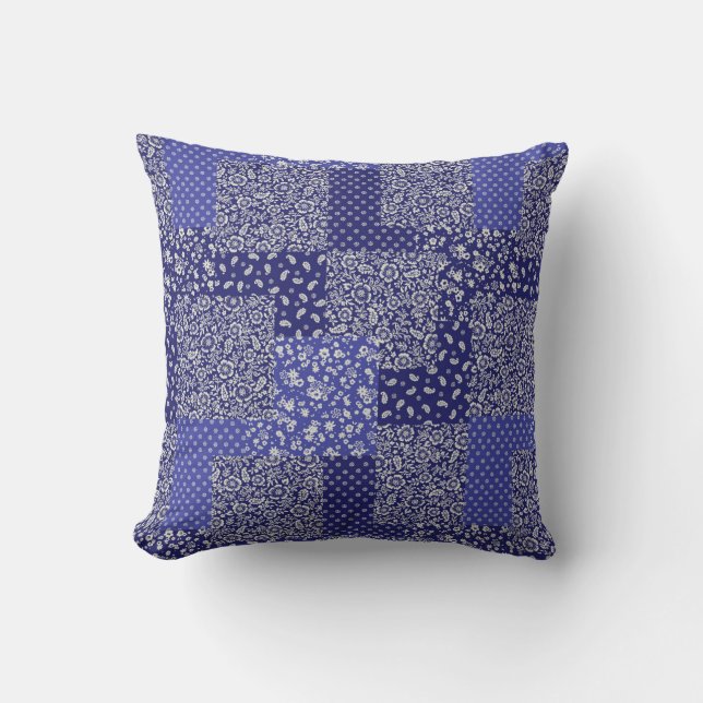 Patchwork Muster Chintz Shades of Blue Polka Dot Kissen (Vorderseite)