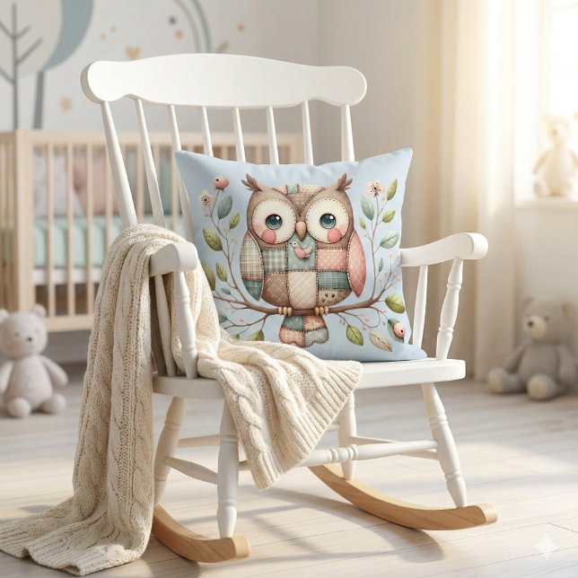 Patchwork Owl in Whimsical Woodland Kissen (Patchwork Owl in Whimsical Woodland Throw Pillow Mockup A)