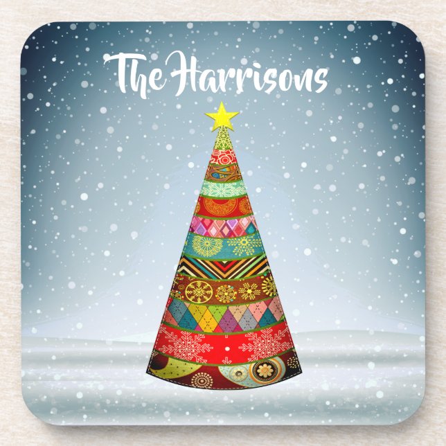 Patchwork Weihnachtsbaum unter einem Schneefall Getränkeuntersetzer (Vorderseite)