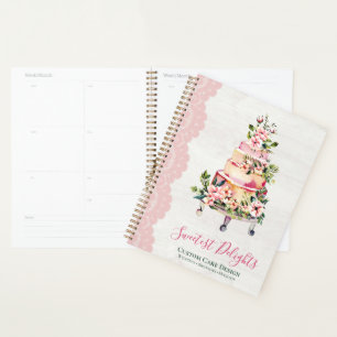 Pâtisserie de mariage florale aquarelle en bois ru