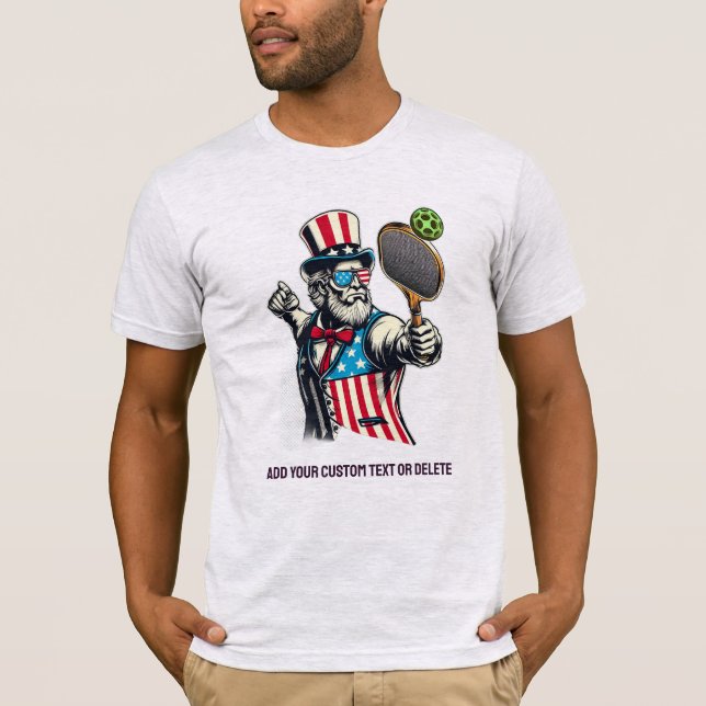 Patriot Playing Pickleball Pickleballer USA Flag T-Shirt (Vorderseite)