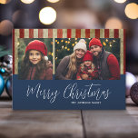 Patriotic Christmas 2 Foto Collage USA Flag Feiertagskarte<br><div class="desc">Verwenden Sie zwei quadratische Fotos mit dem Thema in der Mitte. Machen Sie einen einzigartigen und trendigen Frohen Weihnachtsgrüßen mit einem Thema aus den USA. Wenn Sie etwas bewegen möchten,  klicken Sie auf die Schaltfläche Anpassen,  um Änderungen vorzunehmen.</div>