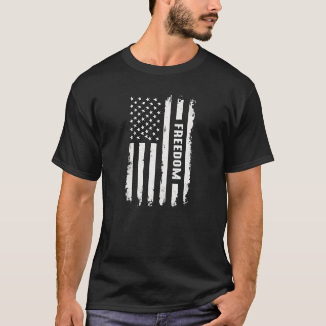 Patriotic Freedom Distressed Flag Graphic T-Shirt (Vorderseite)