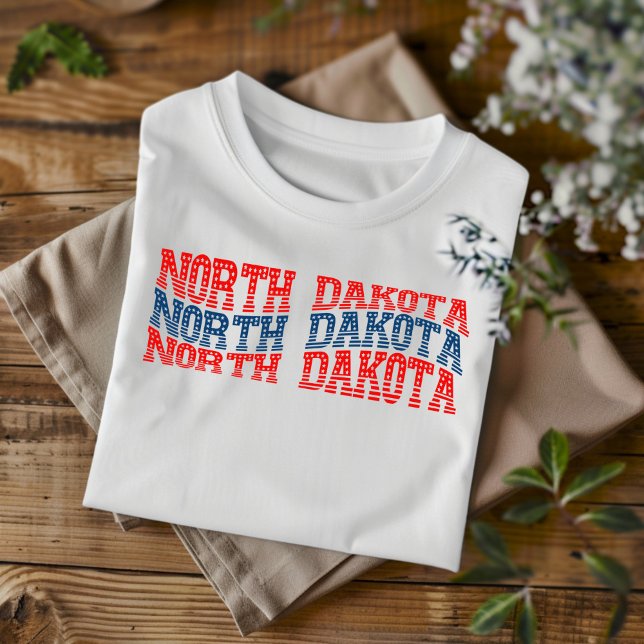 Patriotic North Dakota Red and Blue Boho T - Shirt (Von Creator hochgeladen)