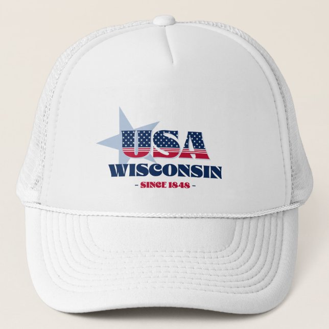 Patriotic Wisconsin Typografie Trucker Hat Truckerkappe (Vorderseite)