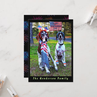 Patriotische Hunde und Feuerwerkskarte zum Unabhän Karte