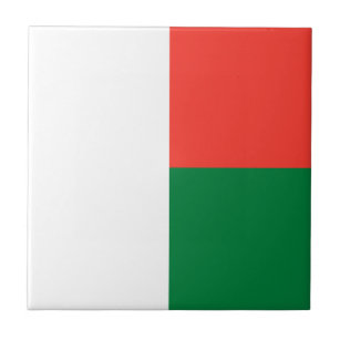 Patriotische Madagaskar-Flagge Fliese