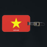 Patriotische Nationalflagge Gepäckanhänger<br><div class="desc">Vietnam National Flag Patriotic Gepäck Tag mit der Vietnamflagge auf der einen Seite des Tags gedruckt. Der mit dem lebendigen Schriftart geschriebene Ländername ist in das Design am unteren Rand integriert. Der Text kann mit der Funktion "Anpassen!" vollständig angepasst werden. Die andere Seite des Tags ist für Ihre Informationen reserviert....</div>