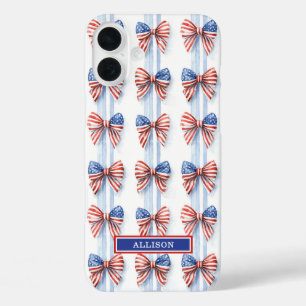 Patriotische Schleifen auf gestreiftem monogrammie iPhone 16 Plus Hülle
