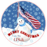 Patriotische Snowman Weihnachten mit amerikanische Fotoskulptur Ornament<br><div class="desc">Niedlicher kleiner Schneemann und die amerikanische Fahne in einer Gewirr hübscher Schneeflocken geben unserer Truppe eine besondere Touch zu frohen Weihnachten aus den USA-Ornamenten. Kleine Ornamente können zusammen mit einer Karte in starrem Umschlag verschickt werden. In meinem Laden könnt ihr passende Weihnachtskarten und Geschenke genießen. Originelle Kunst und Design von...</div>