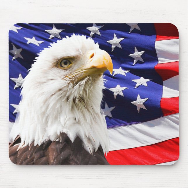 Patriotischer Amerikaner Eagle und Flagge Mousepad (Vorne)